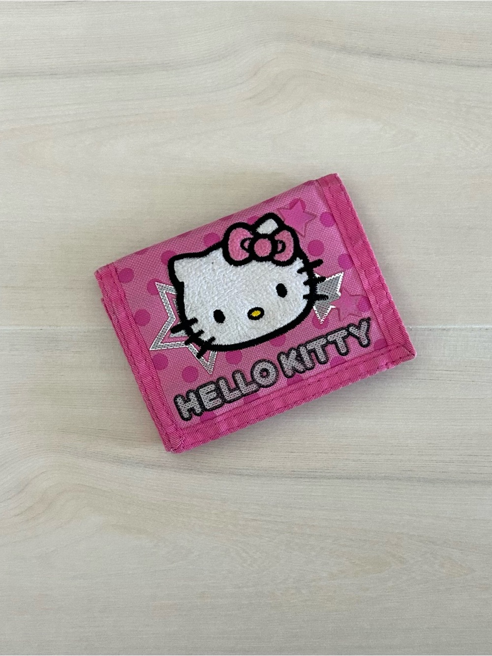 2011 hello kitty polka dot wallet
